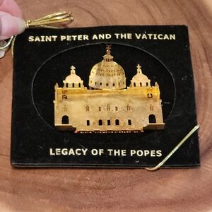 Vintage Saint Peter and the Vatican Gold Toned Souvenir Ornament